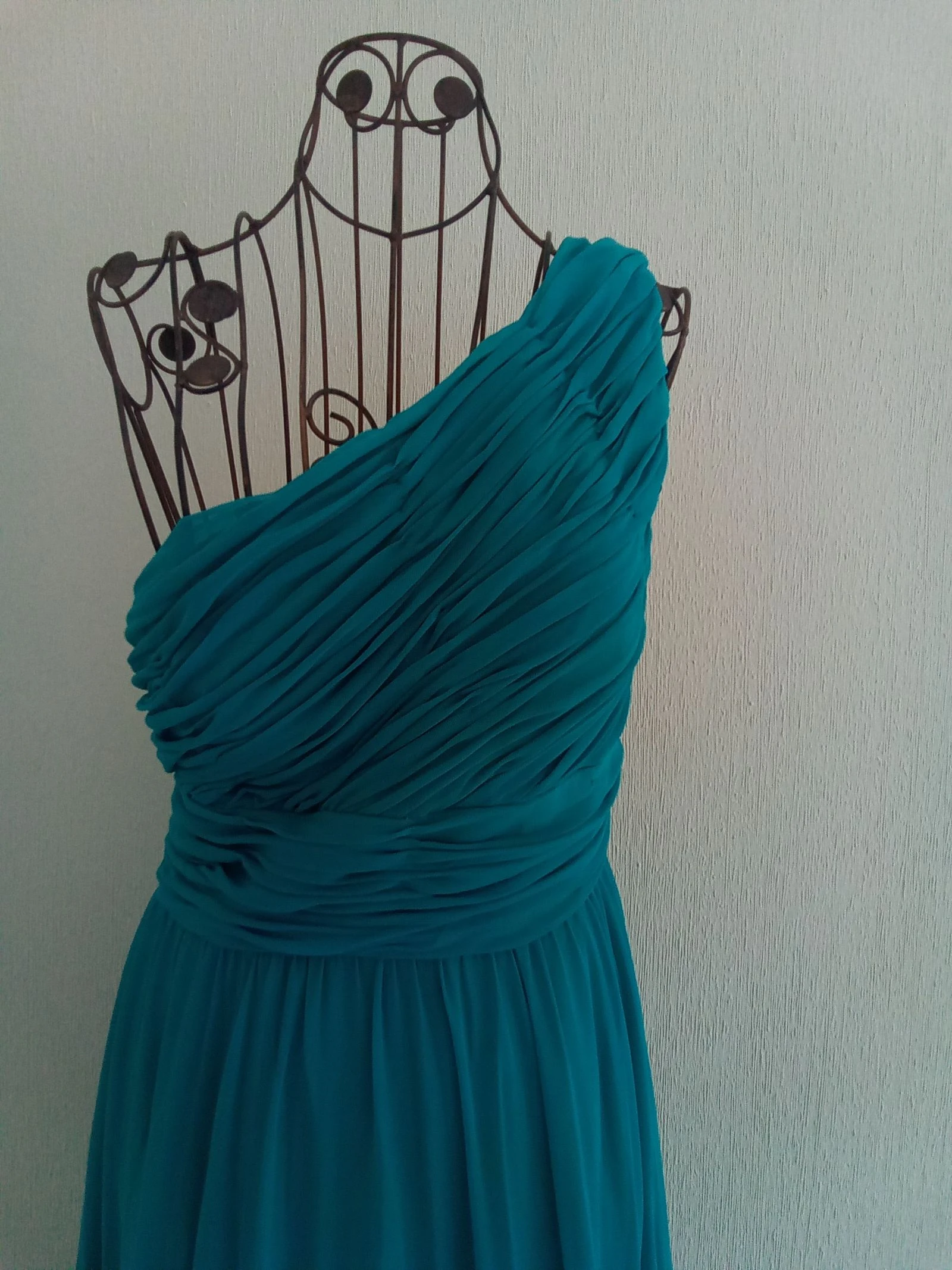 Asymmetrische halterjurk voor feestjes – photo 10